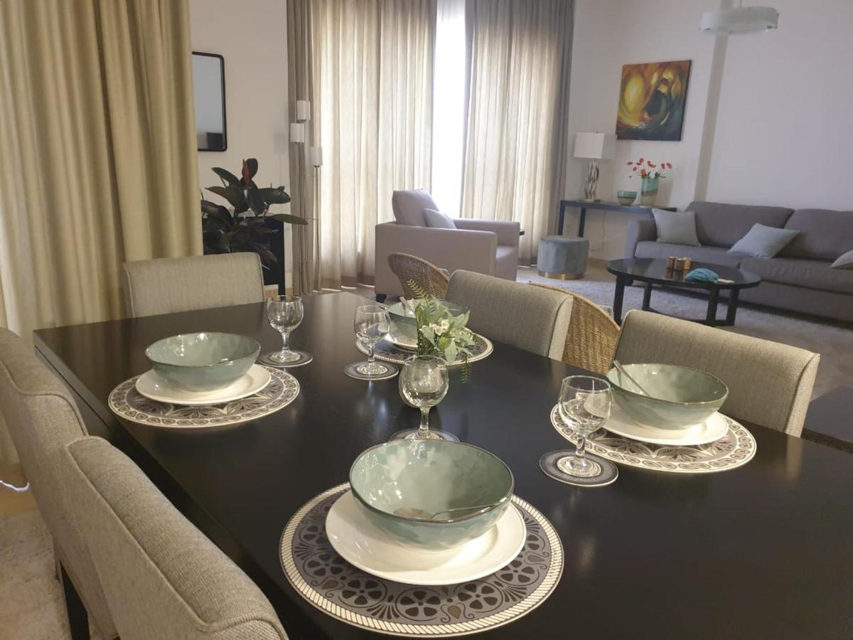 Beautiful Apartment With Amazing Sea Views Дубай Екстериор снимка